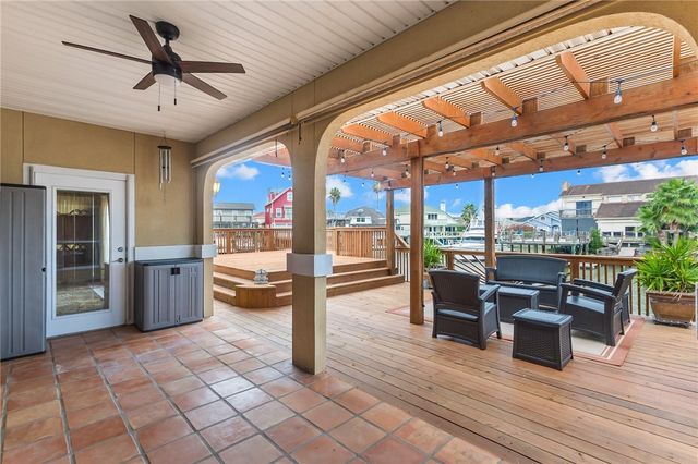 15210 Isla Pinta Ct, Corpus Christi, TX 78418
