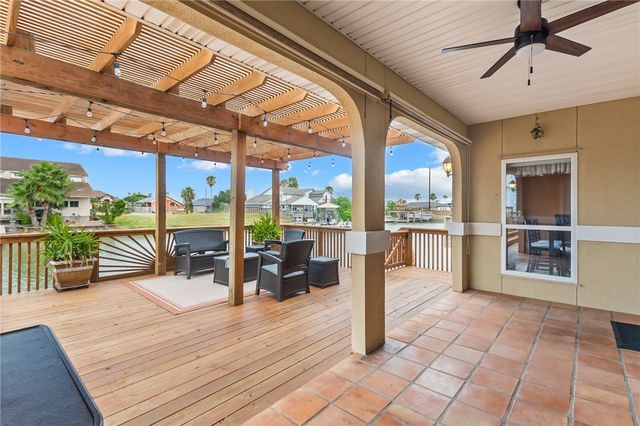 15210 Isla Pinta Ct, Corpus Christi, TX 78418