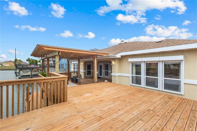 15210 Isla Pinta Ct, Corpus Christi, TX 78418