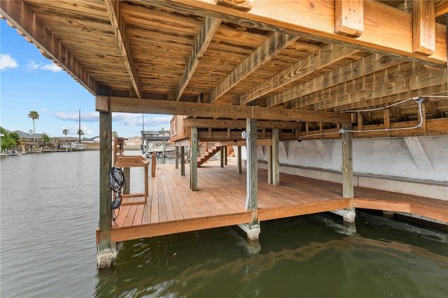 15210 Isla Pinta Ct, Corpus Christi, TX 78418