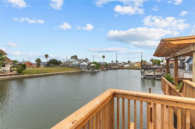 15210 Isla Pinta Ct, Corpus Christi, TX 78418