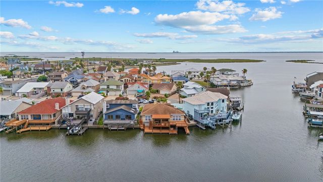 15210 Isla Pinta Ct, Corpus Christi, TX 78418