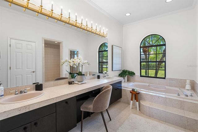 304 LAKE KELL COURT, Lutz, FL 33549