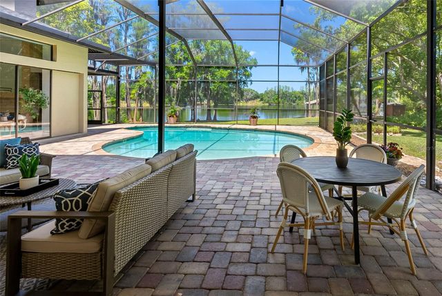 304 LAKE KELL COURT, Lutz, FL 33549