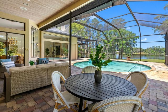 304 LAKE KELL COURT, Lutz, FL 33549