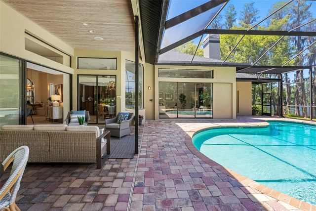 304 LAKE KELL COURT, Lutz, FL 33549