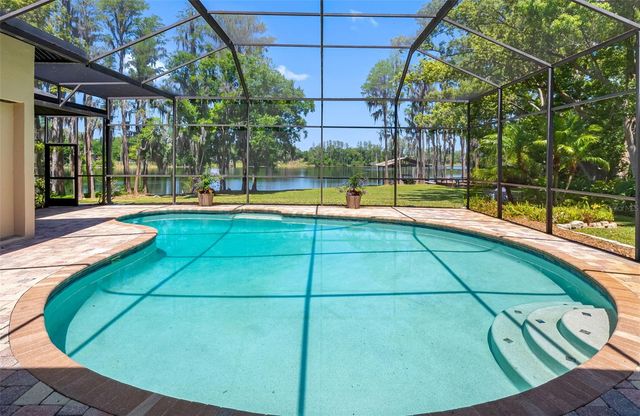 304 LAKE KELL COURT, Lutz, FL 33549