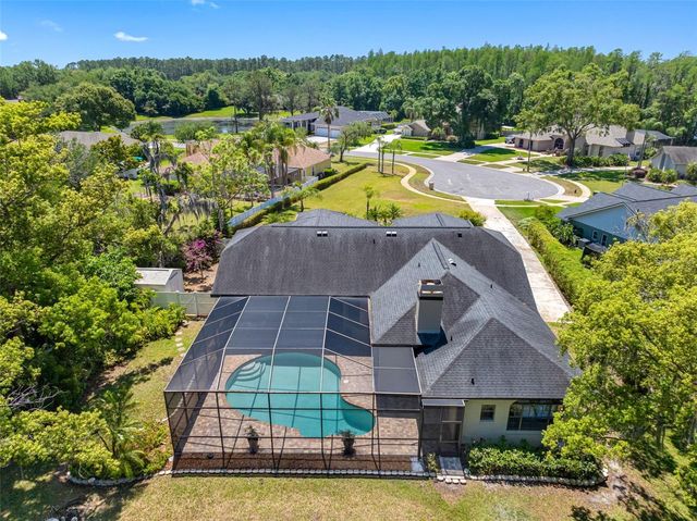 304 LAKE KELL COURT, Lutz, FL 33549