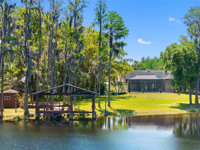 304 LAKE KELL COURT, Lutz, FL 33549