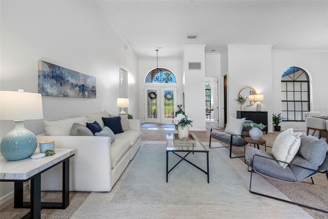 304 LAKE KELL COURT, Lutz, FL 33549