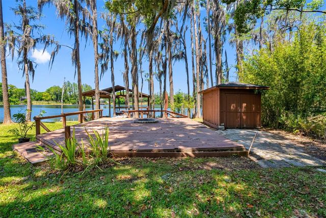 304 LAKE KELL COURT, Lutz, FL 33549
