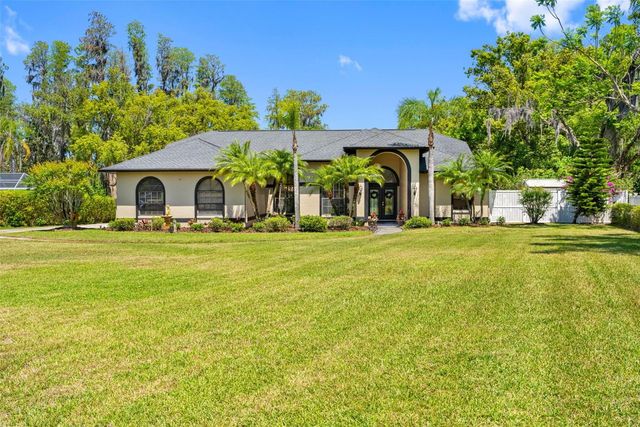 304 LAKE KELL COURT, Lutz, FL 33549