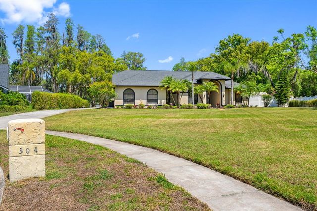 304 LAKE KELL COURT, Lutz, FL 33549