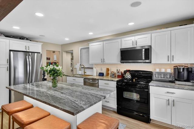 37260 Clio Street, Harrison Twp, MI 48045