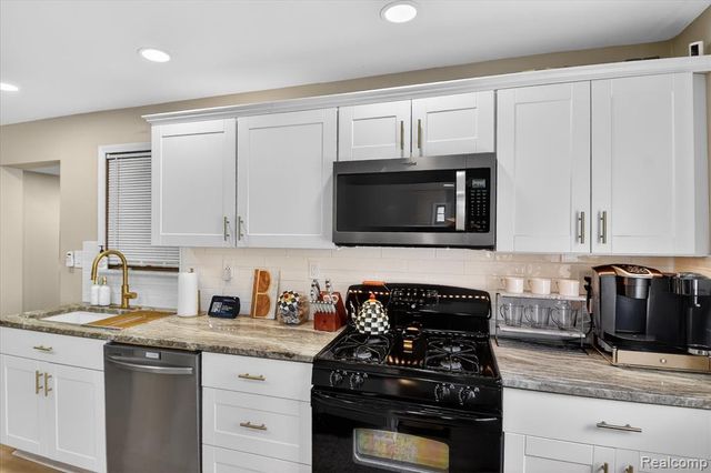 37260 Clio Street, Harrison Twp, MI 48045