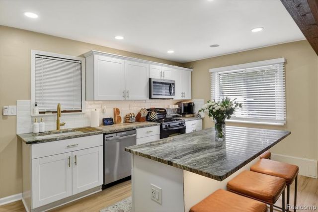 37260 Clio Street, Harrison Twp, MI 48045