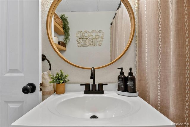 37260 Clio Street, Harrison Twp, MI 48045