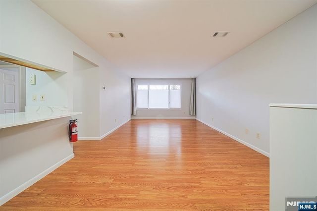216 Washington A, Fort Lee, NJ 07024