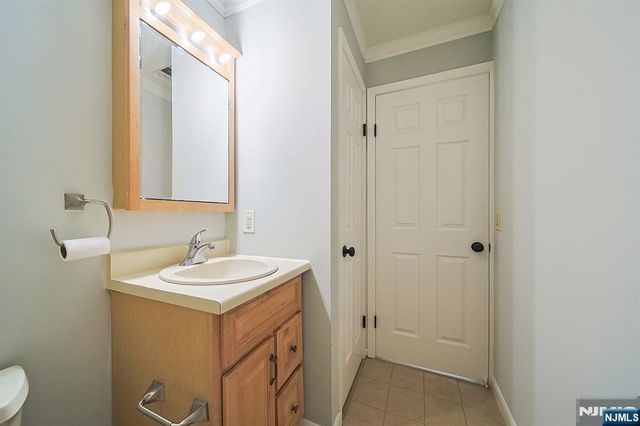 216 Washington A, Fort Lee, NJ 07024