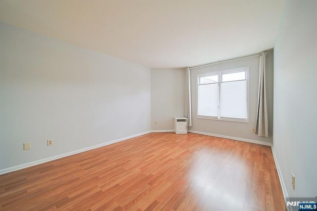 216 Washington A, Fort Lee, NJ 07024