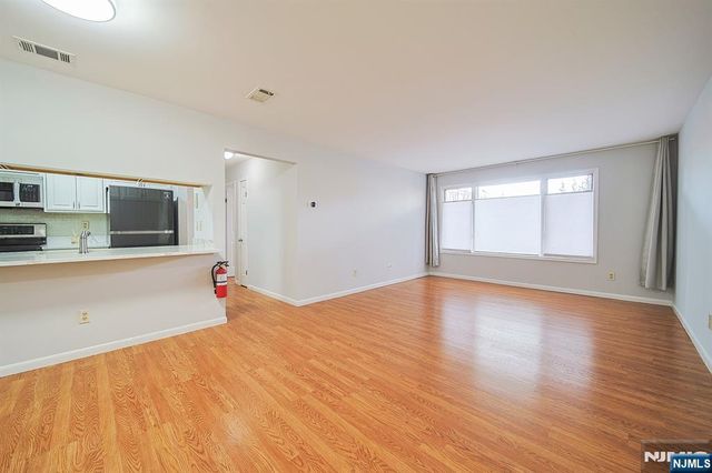 216 Washington A, Fort Lee, NJ 07024