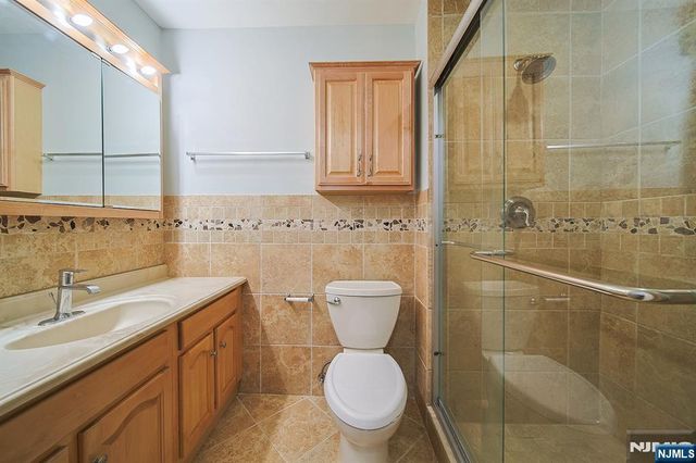 216 Washington A, Fort Lee, NJ 07024