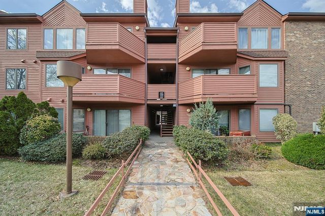 216 Washington A, Fort Lee, NJ 07024