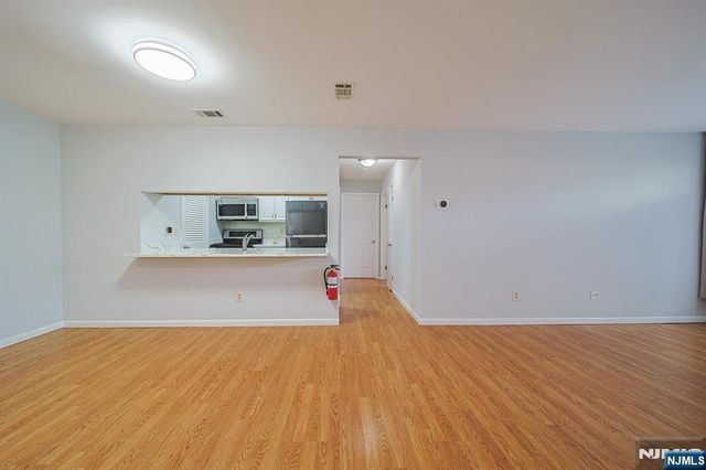 216 Washington A, Fort Lee, NJ 07024