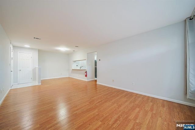 216 Washington A, Fort Lee, NJ 07024