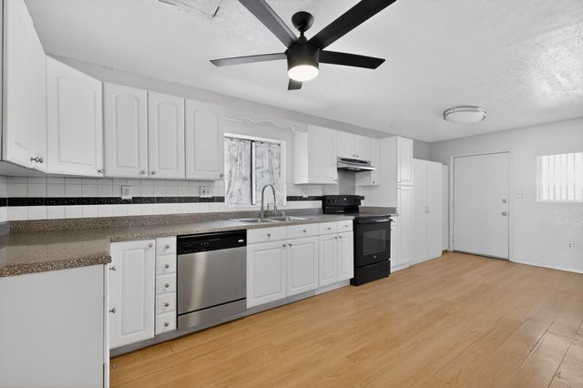 513 Ponderosa Avenue NW, Albuquerque, NM 87107