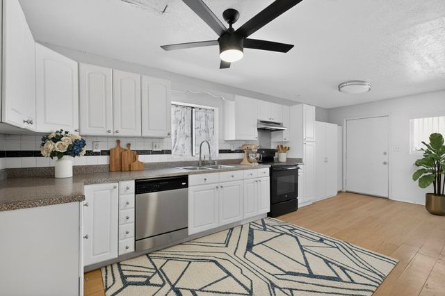 513 Ponderosa Avenue NW, Albuquerque, NM 87107