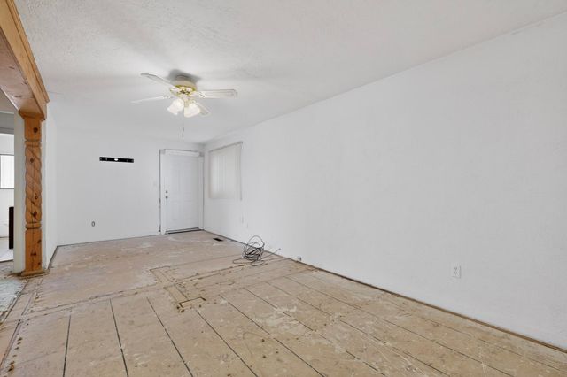 513 Ponderosa Avenue NW, Albuquerque, NM 87107