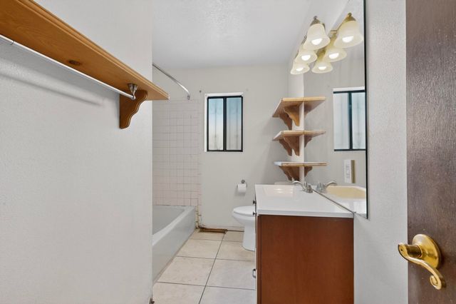 513 Ponderosa Avenue NW, Albuquerque, NM 87107