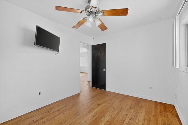 513 Ponderosa Avenue NW, Albuquerque, NM 87107