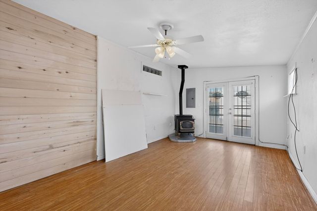 513 Ponderosa Avenue NW, Albuquerque, NM 87107