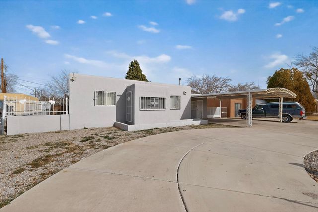 513 Ponderosa Avenue NW, Albuquerque, NM 87107