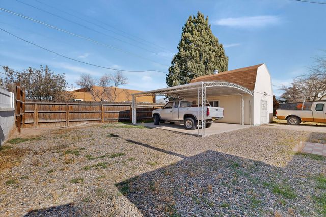 513 Ponderosa Avenue NW, Albuquerque, NM 87107