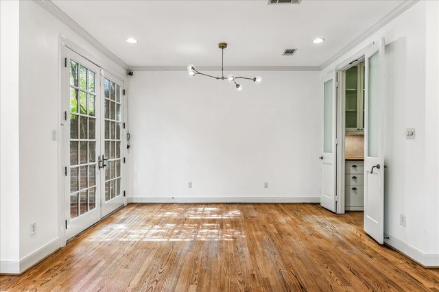 1601 Norfolk Street, Houston, TX 77006