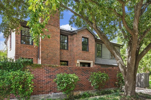 1601 Norfolk Street, Houston, TX 77006