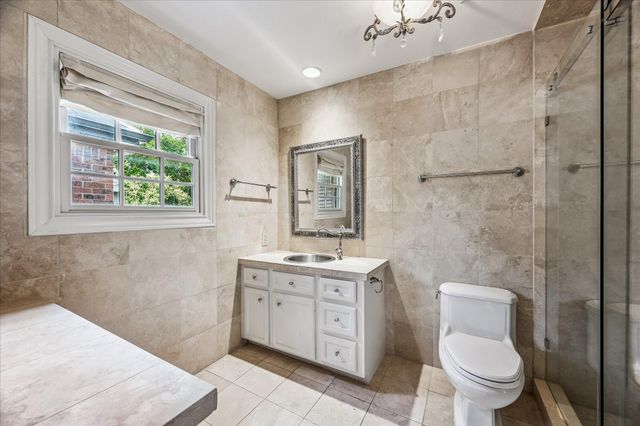 1601 Norfolk Street, Houston, TX 77006
