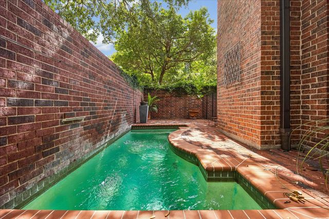 1601 Norfolk Street, Houston, TX 77006