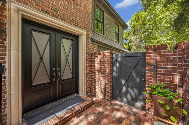 1601 Norfolk Street, Houston, TX 77006