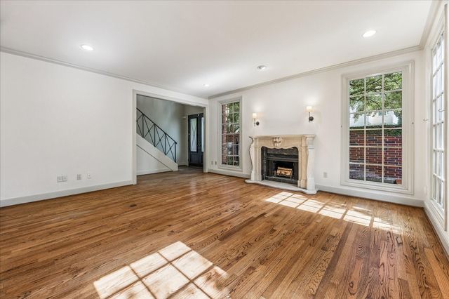 1601 Norfolk Street, Houston, TX 77006