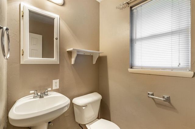 2108 Henderson Drive, Edmond, OK 73013