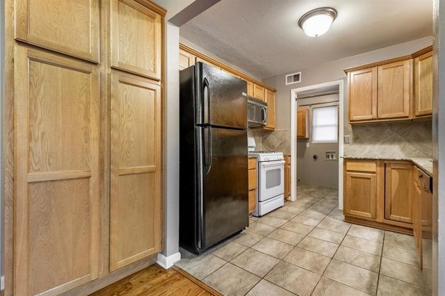 2108 Henderson Drive, Edmond, OK 73013