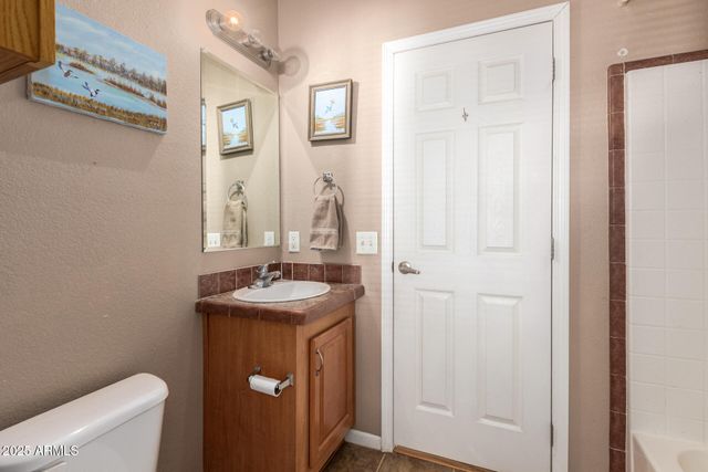 2650 W UNION HILLS Drive 201, Phoenix, AZ 85027
