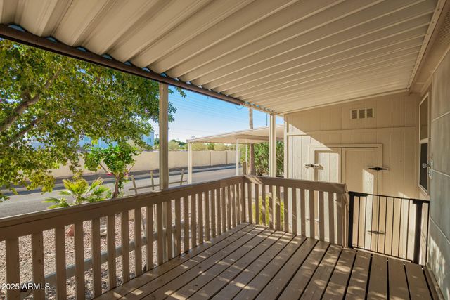 2650 W UNION HILLS Drive 201, Phoenix, AZ 85027