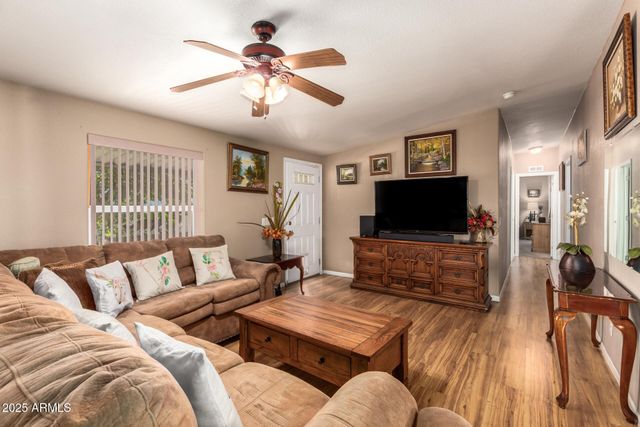 2650 W UNION HILLS Drive 201, Phoenix, AZ 85027