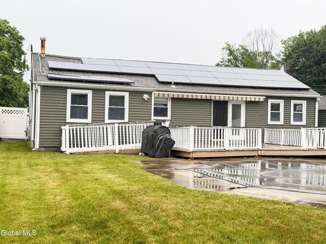86 Jones Drive, Colonie, NY 12309