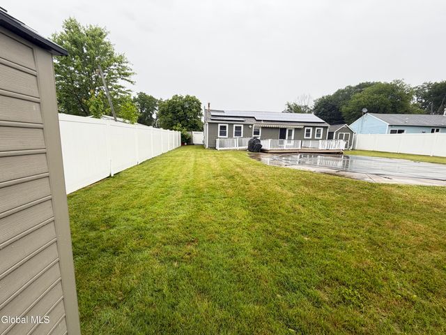 86 Jones Drive, Colonie, NY 12309